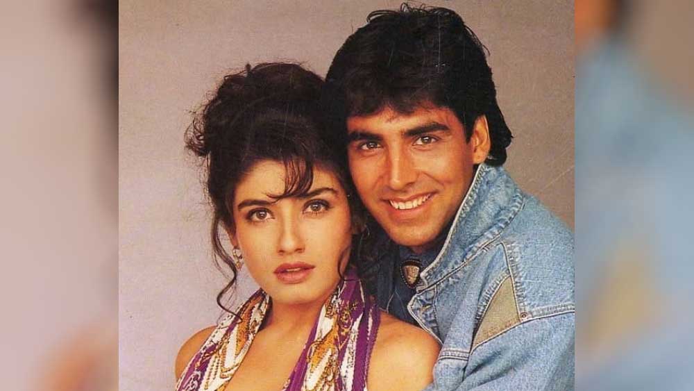 মাধুরী দীক্ষিত, জুহি চাওলা, করিশ্মা কপূর, রবিনা ট্যান্ডন, ঐশ্বর্য রাই, করিনা কপূর, শিল্পা শেট্টি, প্রীতি জিন্টা, প্রিয়ঙ্কা চোপড়ার মতো প্রথম সারির প্রায় সব নায়িকার সঙ্গেই পর্দায় চুটিয়ে রোম্যান্স করেছেন ‘আক্কি’। 