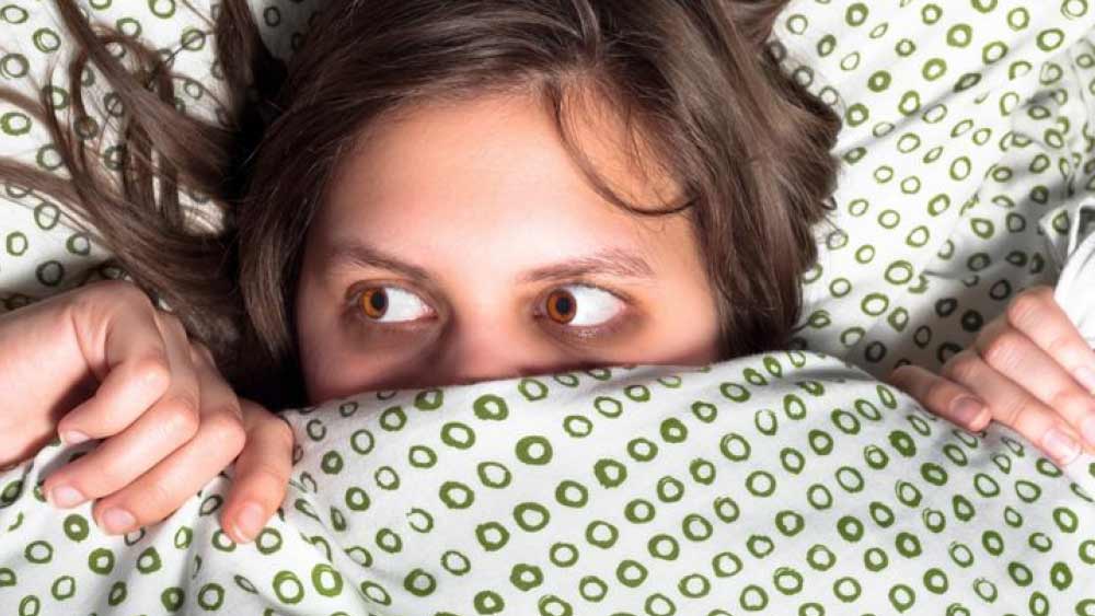 বিজ্ঞানের পথ ধরে দুঃস্বপ্নের কারণ ব্যাখ্যা করলেও এ নিয়ে যে দৈবিক বা অতিপ্রাকৃতিক শক্তির যোগের ভূরি ভূরি তত্ত্ব ছড়িয়ে রয়েছে, তাকে উড়িয়ে দিতে চান না হেরা। তাঁর কথায়, ‘‘আপনি বিশ্বাস করুন বা না করুন, এমন তত্ত্বও রয়েছে যে, স্বপ্নের মাধ্যমে এই মহাবিশ্ব আপনার সঙ্গে সংযোগ স্থাপনের চেষ্টা করছে। এর অর্থ এটা নয় যে দুঃস্বপ্ন দেখামাত্রই আপনার জীবনে ক্ষতিকর কিছু ঘটবে। তবে এমন হতে পারে, যে মানুষটিকে আপনি স্বপ্নে দেখেছেন তিনি কোনও দুঃসহ অবস্থার মধ্যে রয়েছেন। অথবা তাঁর যত্ন নিতে হবে। ফলে আপনার প্রিয় মানুষটির ভাল মতো খেয়াল রাখুন।’’