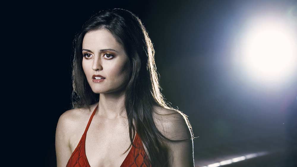 আমেরিকান অভিনেত্রী ড্যানিকা ম্যাককেলার। প্রায় ২৪টি সিনেমায় অভিনয় করেছেন এই অভিনেত্রী। পাশাপাশি অভিনয় করেছেন অগণিত সিরিয়াল এবং টিভি সিরিজে। তবে অভিনয় জগতের স্পটলাইট ছেড়ে হঠাৎই গণিত নিয়ে চর্চা শুরু করেন ড্যানিকা। জীবিকা নির্বাচনের ক্ষেত্রে কেন এই পট পরিবর্তন করেছিলেন তিনি? জানিয়েছিলেন নিজেই।