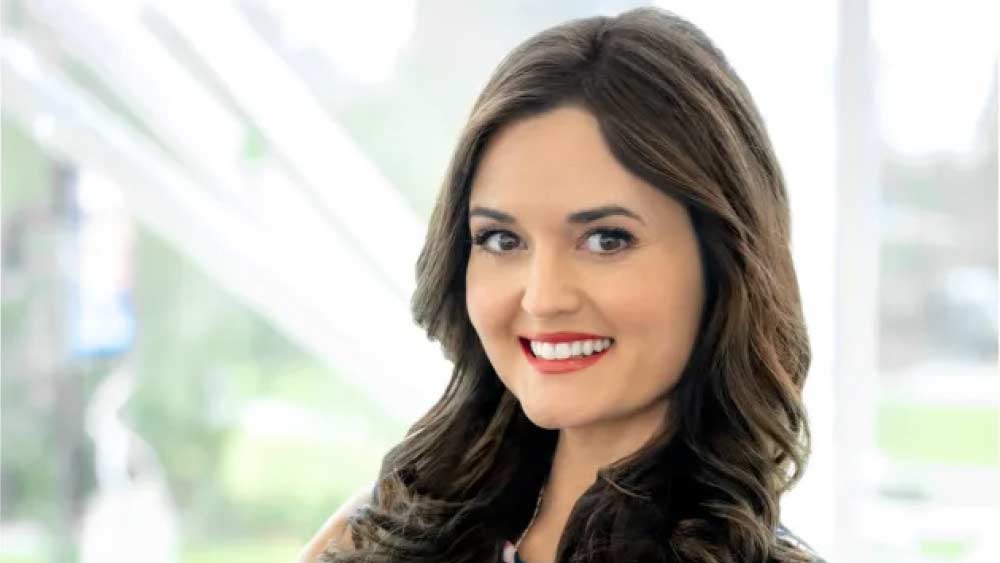 অভিনেত্রী হিসাবে শিখরে থাকতে থাকতেই কিছু সময়ের জন্য অভিনয় জীবন থেকে বিরতি নেন ড্যানিকা। জীবন শুরু করেন গণিতবিদ হিসাবে। আর এর নেপথ্যে ছিল অঙ্ক এবং পড়াশোনার প্রতি বিপুল আগ্রহ।