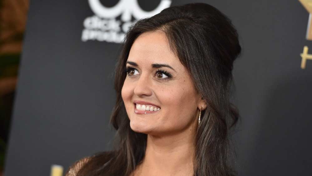 ২০১৪ সালের জানুয়ারি মাসে তিনি গণিতচর্চার জন্য ‘জয়েন্ট পলিসি বোর্ড ফর ম্যাথামেটিকস্‌ কমিউনিকেশনস’ পুরস্কার পান।