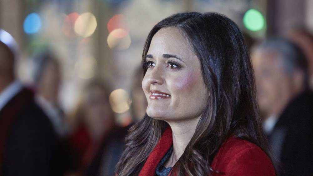 ছেলে ড্র্যাকোকে প্রথাগত শিক্ষার বাইরে রেখেই পড়াশোনা করিয়ে যাচ্ছেন ড্যানিকা। স্কুল না গিয়ে বাড়িতে থেকেই পড়াশোনা চালিয়ে যাচ্ছে  ড্র্যাকো । ড্যানিকার লেখা অনেক বইয়েও প্রথাগত শিক্ষার বহির্ভূত শিক্ষার কথা বলা হয়েছে।