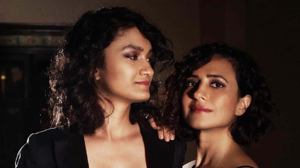 এর পরই আশিস তাঁর প্রেমিকার সঙ্গে শ্বেতার আলাপ করান। যদিও তানিশার বিষয়ে শ্বেতাকে আগে থেকেই জানিয়ে রেখেছিলেন তিনি।