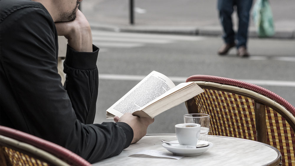 ১৭৯৪ সাল। জন হাকস ও কোলেরিজ রাস্তা দিয়ে হেঁটে চলেছেন। গন্তব্যস্থল ওয়েলস শহরের উত্তর প্রান্ত। তাঁদের পথের সঙ্গী ছিল থমাস চার্চইয়ার্ডের লেখা কবিতার বই।