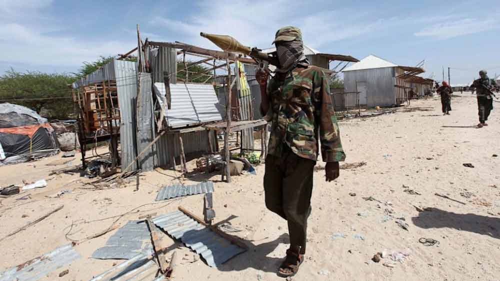 আল শাবারের সন্ত্রাস থেকে মুক্তি পায়নি বিশ্বের সবচেয়ে শক্তিশালী রাষ্ট্রও। ২০২০-র জানুয়ারি মাসে কেনিয়ার লামু কাউন্টিতে আমেরিকার সেনাঘাঁটিতে ফিদায়েঁ হামলা চালিয়েছিল তারা।