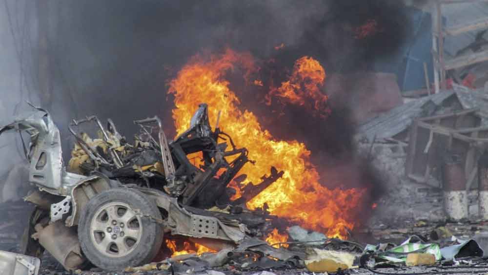 ২০১৯ সালের জুলাই এবং ডিসেম্বরে মোগাদিসুর ঘন বসতিপূর্ণ এলাকায় ফের গাড়িবোমা বিস্ফোরণ ঘটিয়েছিল আল কায়দার সহযোগী ওই সংগঠন। দু’টি নাশকতায় শতাধিক মানুষের মৃত্যু হয়েছিল।