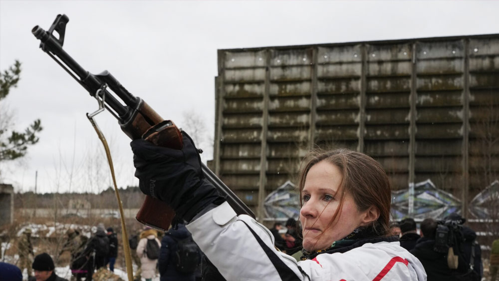 পুতিনের বাহিনীর বিরুদ্ধে তাঁদের জয় নিশ্চিত, এমনই মনে করেন নাতালি। তিনি বলেন, ‘‘আমার বিশ্বাস, আমাদেরই জয় হবে।’’