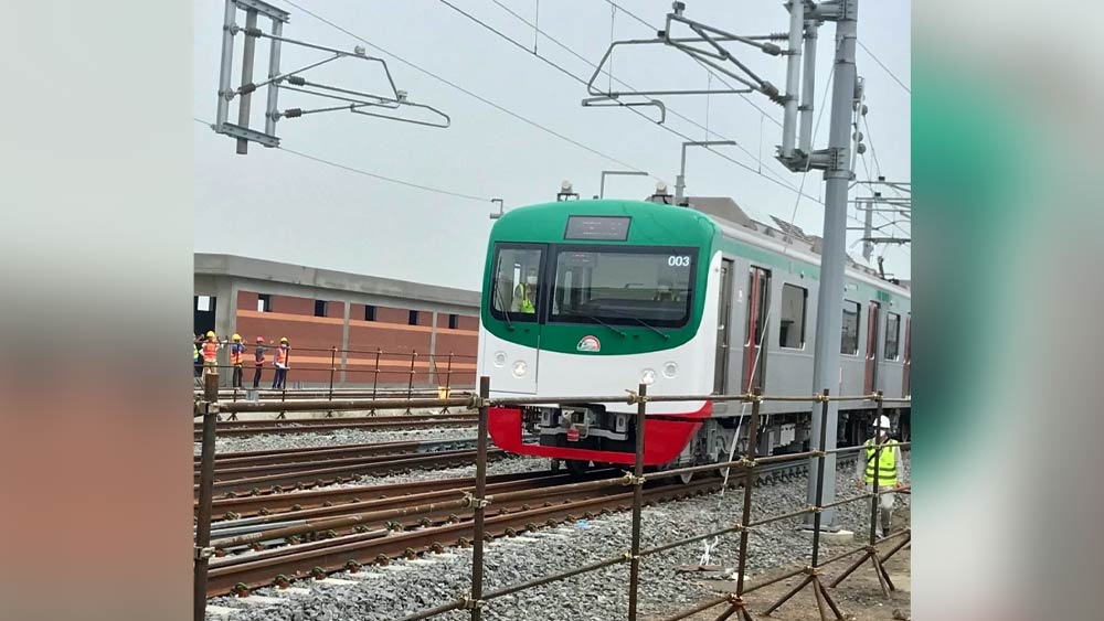 উত্তরা ও কমলাপুরের মাঝপথে আগারগাঁও ও ফার্মগেটেও দু’টি স্টেশন প্লাজা তৈরি করা হবে। উত্তরা থেকে কমলাপুর পর্যন্ত মোট ১৭টি স্টেশন থাকবে। 