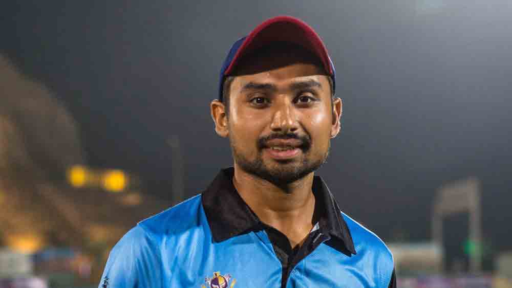 বাঁহাতি স্পিনার দানিশ আজিজও নির্বাচকদের নজরে রয়েছেন। সুযোগ দিয়ে দেখা যেতে পারে তাঁকেও। ২৬ বছরের সেই স্পিনারের আন্তর্জাতিক মঞ্চে খেলার অভিজ্ঞতাও রয়েছে।