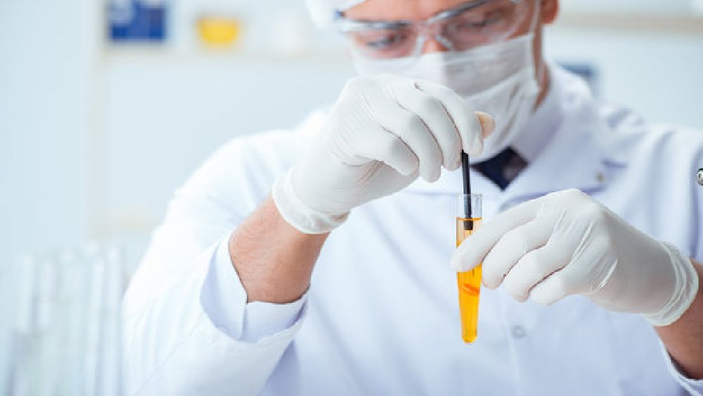 প্রস্রাবের রং পরিবর্তনের ঘটনা এই প্রথম নয়।