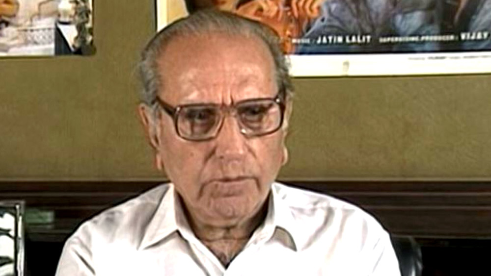 পরিচালকের মতে, অমিতাভ ও সঞ্জয়— দু’জনেরই ইন্ডাস্ট্রিতে ‘হিরো ইমেজ’ রয়েছে। তাই গব্বরের মতো একটি নেতিবাচক চরিত্রে অভিনয় করাতে চাননি প্রযোজক-পরিচালকেরা।