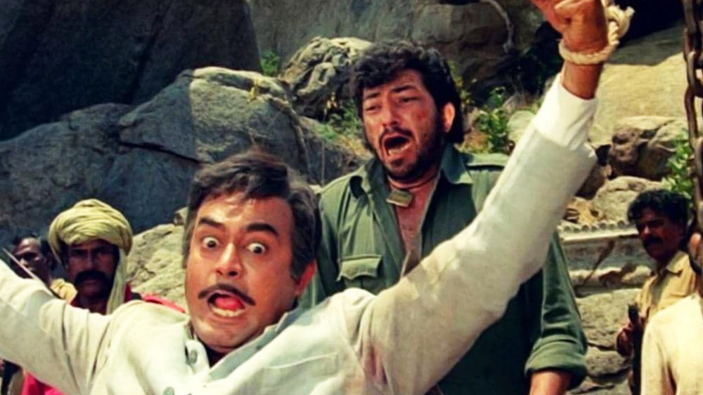 নতুন অভিনেতার জন্য অন্বেষণ চলতেই থাকে তাঁদের। তার পরেই বলিউডে নবাগত আমজাদকে এই চরিত্রের জন্য চূড়ান্ত করা হয়। নতুন মুখ আমজাদের উপর সম্পূর্ণ আস্থা রেখেছিলেন পরিচালক রমেশ।