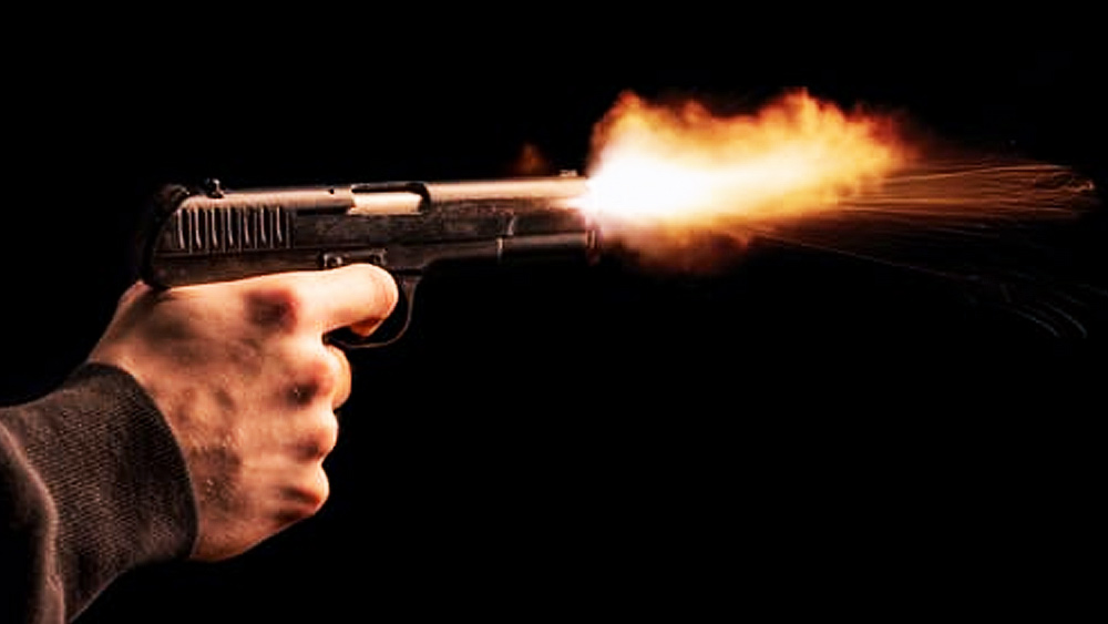 প্রবীণের বিরুদ্ধে তোলাবাজি, খুনের চেষ্টা-সহ ১২টিরও বেশি অভিযোগ রয়েছে। সম্প্রতি রোহিণী জেলার কেএন কাটজু থানায় আরও একটি এফআইআর দায়ের করা হয়েছে। তাতেও খুনের চেষ্টার অভিযোগ উঠেছে প্রবীণের বিরুদ্ধে।