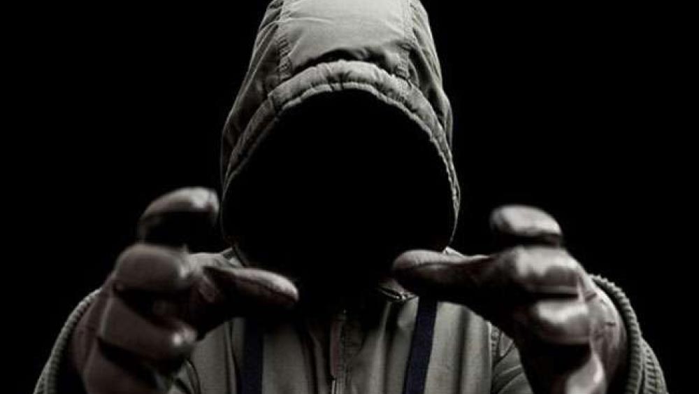 সিদ্ধলিঙ্গাপ্পা পুলিশকে জানায়, সে জানত পুলিশ যদি কোনও দিন তার খোঁজ পায় তা হলে তা পেতে পারে চিত্রকলার কাছ থেকেই। তখন আর তার ‘সর্বোৎকৃষ্ট’ সিরিয়াল কিলার হওয়া হবে না। তাই ঠিক করে নেয় ‘নিখুঁত’ সিরিয়াল কিলার হতে হলে ভালবাসাকে জীবন থেকে সরাতে হবে। সিদ্ধলিঙ্গাপ্পা জানায়, যে দিন সে পুলিশের হাতে গ্রেফতার হয়, তার পর দিনই চিত্রকলাকে খুন করার ছক কষেছিল সে। কিন্তু অল্পের জন্য প্রাণে বাঁচে সিদ্ধলিঙ্গাপ্পা।