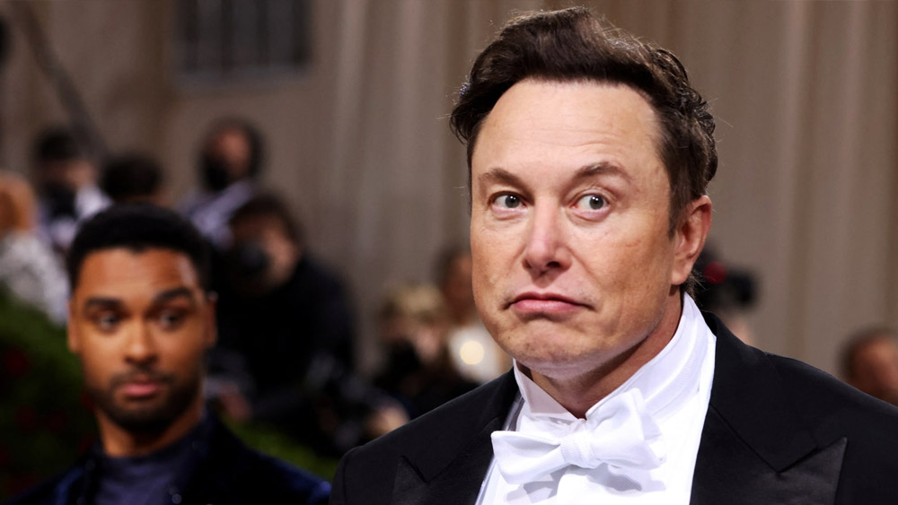 ‘ব্লুমবার্গ’-এর রিপোর্ট অনুযায়ী, এই তালিকার শীর্ষে রয়েছেন ‘টেসলা’ সংস্থার সিইও ইলন মাস্ক। ভারতীয় মুদ্রা অনুযায়ী মাস্কের বার্ষিক বেতন আনুমানিক ৮০ হাজার কোটি টাকা।