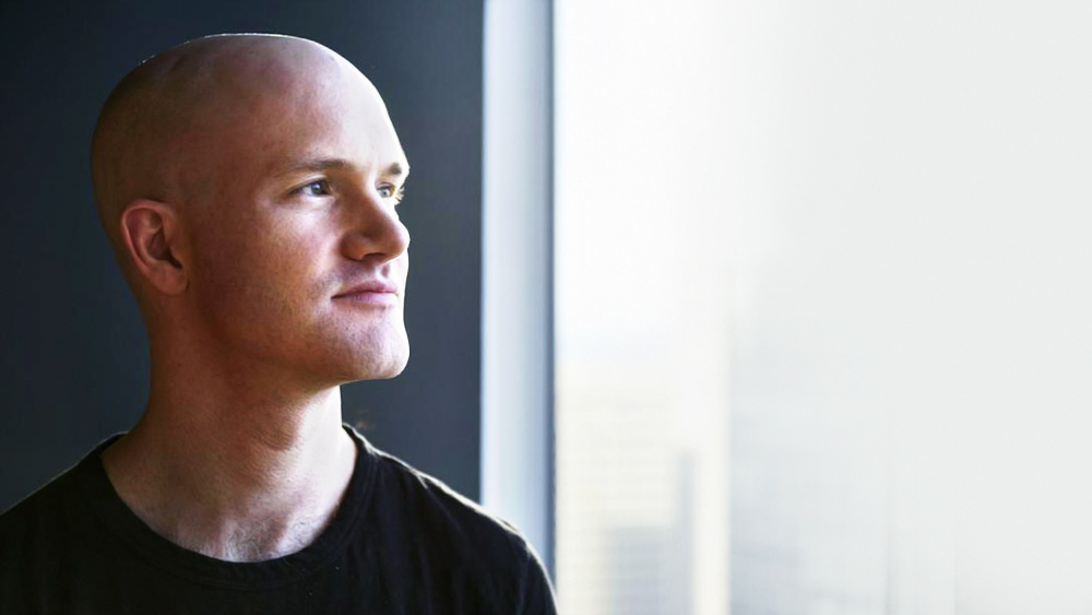 ‘কয়েনবেস’ একটি ক্রিপ্টোকারেন্সি সংস্থা। যার সিইও ব্রায়ান আর্মস্ট্রং। ভারতীয় মুদ্রার হিসাবে প্রতি বছর ১,৭৪০ কোটি টাকা বেতন পান ব্রায়ান।