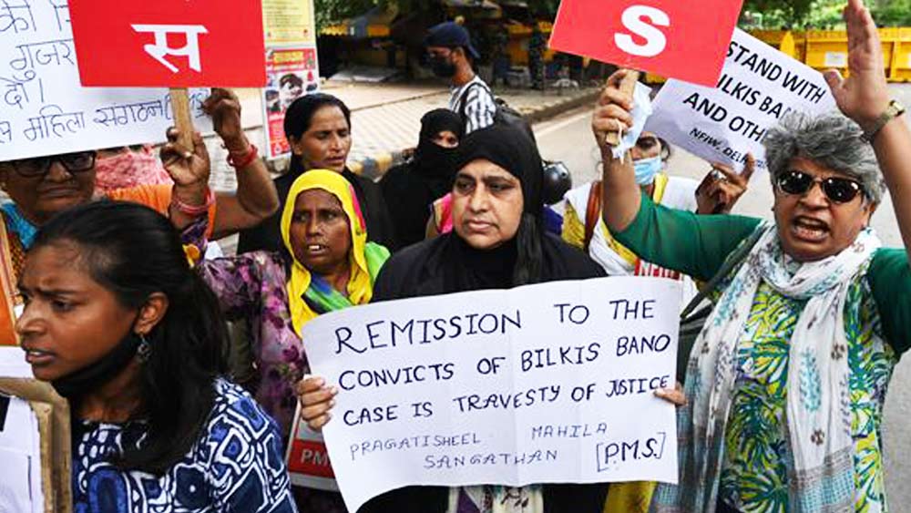 জাতীয় মানবাধিকার কমিশন বিলকিসের বিষয়টি নিয়ে লড়াই শুরু করে। হস্তক্ষেপ করে সুপ্রিম কোর্ট। সুপ্রিম কোর্টের নির্দেশেই বিলকিস গণধর্ষণের তদন্তে নামে সিবিআই।