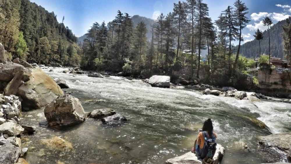 এই মাদকের রমরমাও উপত্যকা থেকে পর্যটকদের উধাওয়ের অন্যতম কারণ বলে অনেকে মনে করেন।