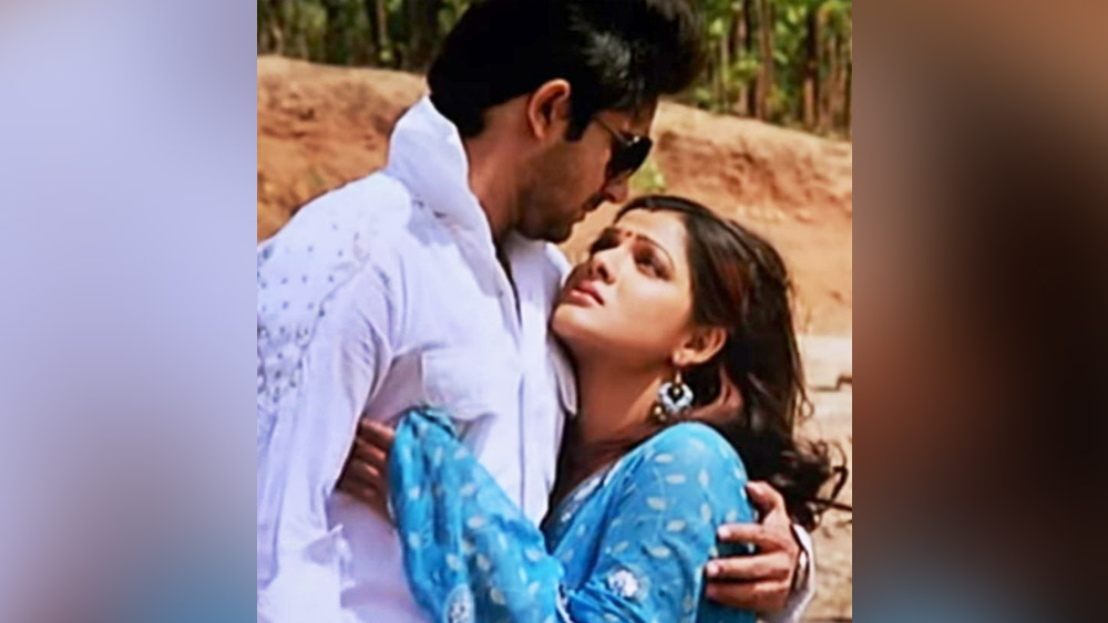 অর্পিতা যখন সংশোধানাগারে তখনই অভিনেতার সঙ্গে তাঁর একটি নাচের ভিডিয়ো প্রকাশ্যে আসে। এই প্রসঙ্গে সোহম মুখে কুলুপ এঁটেছিলেন। শেষ পর্যন্ত মুখ খুলেছেন অভিনেতা।