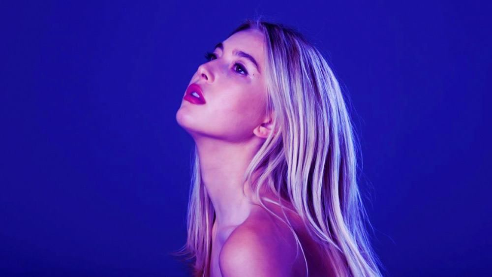 ঘোড়ায় চড়ার প্রশিক্ষণের পাশাপাশি মেয়ে যাতে পড়াশোনায় মন দেয়, সে দিকে বরাবরই সজাগ দৃষ্টি ছিল ইভের বাবা-মায়ের।