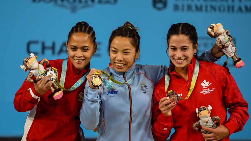 টোকিয়ো অলিম্পিক্সে রুপো জয়ের পরই অবশ্য মীরাবাই চানু ভারতীয় ভারোত্তোলন-ক্রীড়ার ‘পোস্টার গার্ল’ হয়েছেন। কিন্তু তাঁর আগে ছিল আরও এক সম্ভাবনাময় চানু। চেনেন তাঁকে?