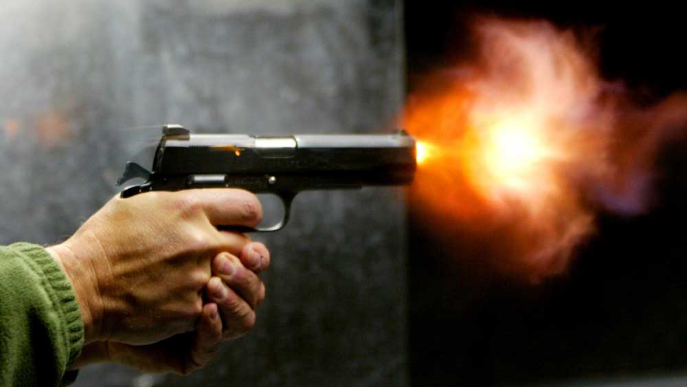 ডাকাতির ঘটনার ১১ মাস পর ফেব্রুয়ারির এক সন্ধ্যায় বস্টনের শহরতলিতে তার অ্যাপার্টমেন্টের দরজা খোলার সময় মার্কসকে গুলি করে হত্যা করা হয়। মার্কস যাতে আততায়ীদের চেহারা না দেখতে পান তার জন্য বাড়ির সামনের বাল্‌ব্‌টি নষ্ট করে দেওয়া হয়।