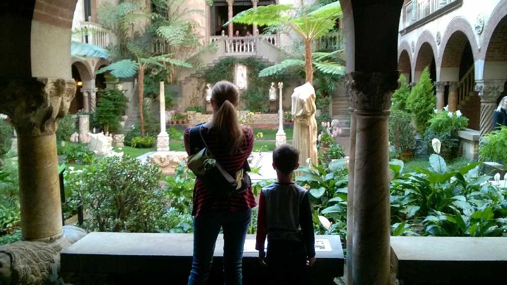 মার্কসের একটি ছবি দেখিয়ে গৌরেন্তের স্ত্রী এলিন তদন্তকারীদেরকে জানিয়েছিলেন, তাঁর স্বামী মার্কসকে খুন করিয়েছিলেন। এর পর গৌরেন্তের এই ডাকাতির ঘটনায় যোগ থাকার সন্দেহ আরও জোরালো হয়। বর্তমানে গৌরেন্তে এবং তাঁর স্ত্রী দু’জনেই মারা গিয়েছেন।