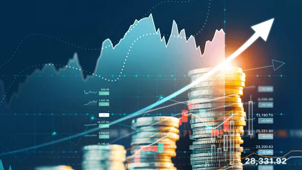 অনেকের দাবি, ১৯৯৫ সালে এইচডিএফসি ব্যাঙ্কের শেয়ার বাজারে নথিভুক্তির পর ওই সংস্থার সবচেয়ে বড় ব্যক্তিগত বিনিয়োগকারী ছিলেন আরকে।