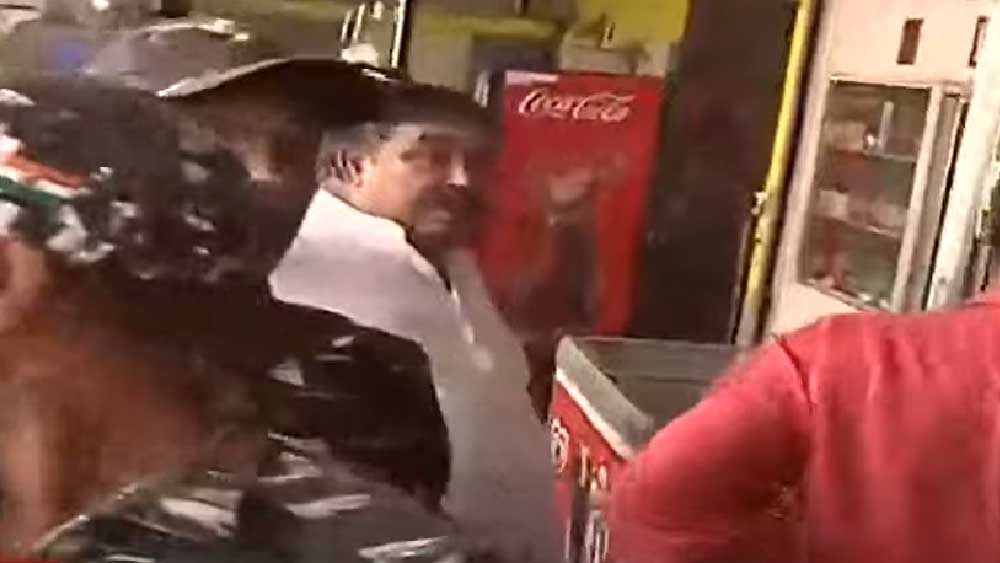  শক্তিগড়ে জলযোগ, আদালতের পথে ল্যাংচার দোকানে মুড়ি সহযোগে চা খেলেন কেষ্ট