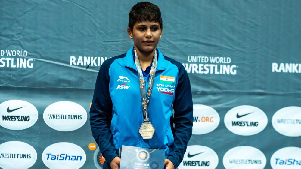 যে কন্যাসন্তানের জন্মের সময় এত বিষণ্ণতা, এত তাচ্ছিল্য, সেই সন্তানই যে এক দিন পরিবারের মুখ উজ্জ্বল করবে, দেশের মুখ উজ্জ্বল করবে, তা হয়তো কল্পনাও করতে পারেনি পঙ্ঘল পরিবার।