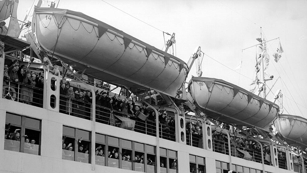 ৩০ জানুয়ারি দুপুরবেলা আনুমানিক ১০ হাজার যাত্রী নিয়ে জার্মানির ক্রিয়েগসমেরিন বেসের অন্তর্গত কিয়েলের উদ্দেশে রওনা হয়। জাহাজের প্রতিরক্ষার জন্য দু’টি টর্পেডো বোট এবং আরও একটি ছোট জাহাজ যাওয়ার ব্যবস্থা করা হয়। সেই ছোট জাহাজে সেনাবাহিনীর লোকজন থাকবে বলে ঠিক করা হয়।