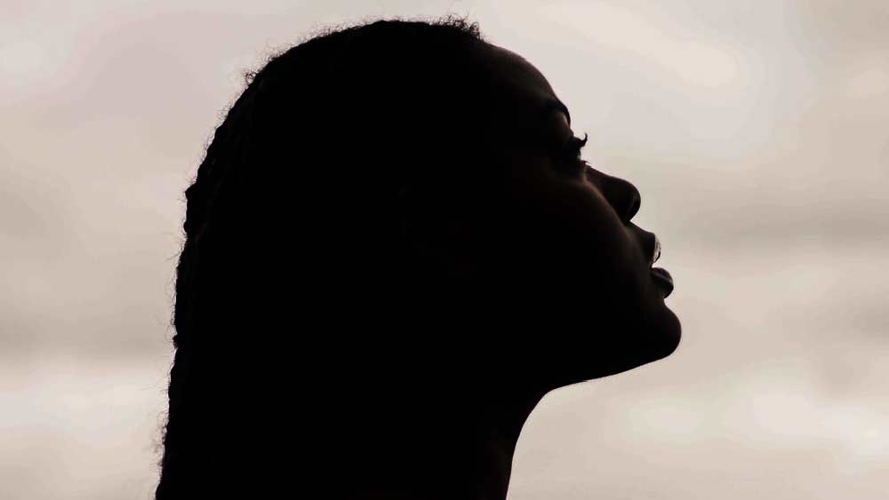 উপহাস করে ইউরোপীয়রা তাঁর নাম দেন ‘হটেনটট ভেনাস’। রোমের প্রেম এবং উর্বরতার দেবী ‘ভেনাস’-কে কখনও কখনও শিল্প ও সাংস্কৃতিক নৃবিজ্ঞানে নারীদেহ বোঝাতে ব্যবহার করা হয়। খোয়েখো উপজাতির মানুষদের তাচ্ছিল্য করতে ‘হটেনটট’ শব্দটি ব্যবহৃত হত।