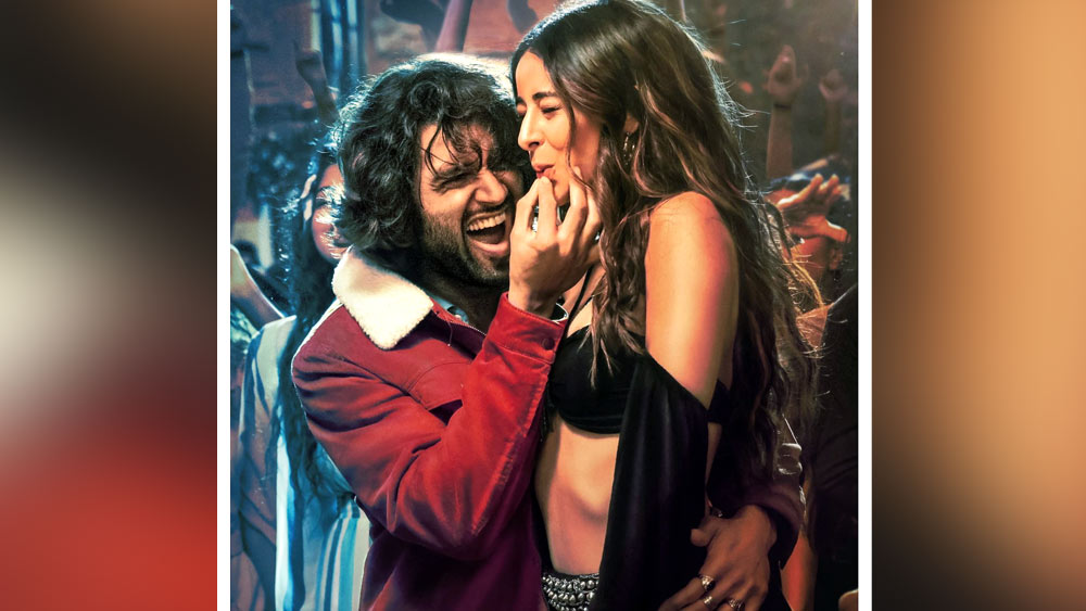 ‘লাইগার’— বৃহস্পতিবারই মুক্তি পেল ছবিটি। পুরী জগন্নাধের পরিচালনায় এই ছবিটিতে অভিনয় করেছেন বিজয় দেবেরাকোন্ডা, অনন্যা পাণ্ডে। হিন্দি ও তেলুগু ভাষায় ছবিটি মুক্তি পাবে।