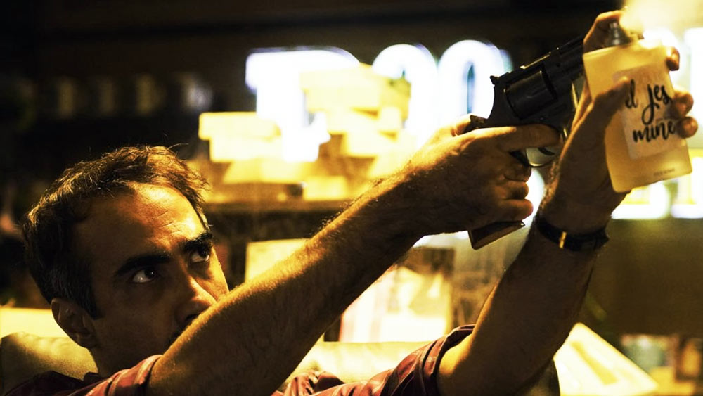 তবে, এখন শুধু বড়পর্দার উপরেই নির্ভরশীল নন অভিনেতা। ২০১৮ সাল থেকে ওটিটি প্ল্যাটফর্মেও কাজ করতে শুরু করেছেন তিনি। বিভিন্ন ওয়েব সিরিজে অভিনয় করে দর্শকদের মনে ছাপ ফেলছেন রণবীর।