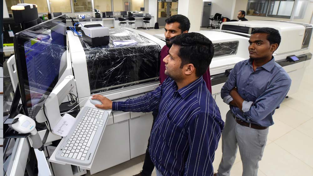 গবেষণার জন্য আলাদা করে সাত তলা জুড়ে একটি বিশেষ রিসার্চ সেন্টারও তৈরি করা হবে। সেখানে থাকবে রোবটিক ল্যাবরেটরিও। 