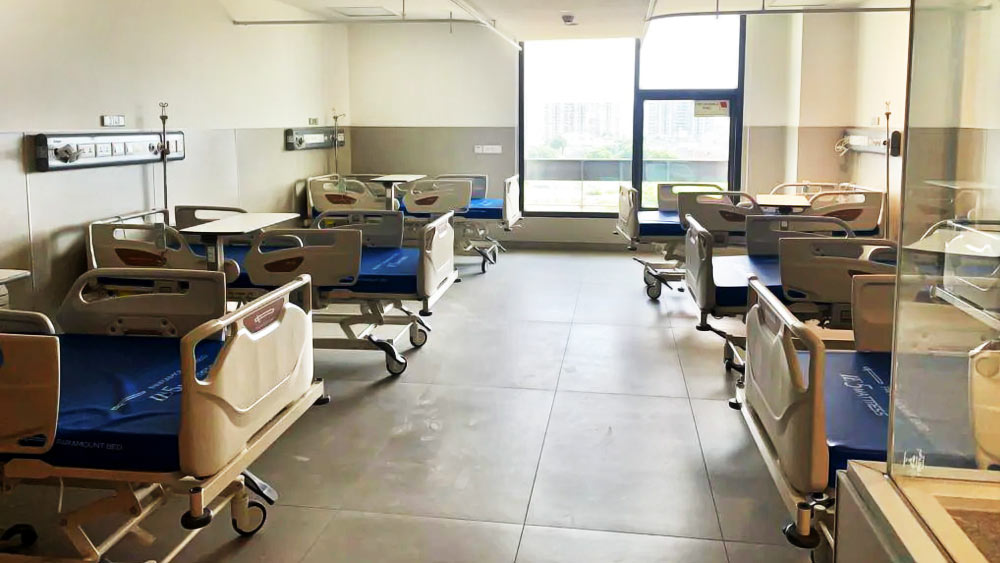 কাজ এগোতে থাকলে পরবর্তী ধাপে আরও শয্যা সংযোজন করা হবে। পরিকল্পনামাফিক আগামী দেড় বছরের মধ্যে হাসপাতালের একটি অংশ চালু করা হবে যেখানে  ৭৫০টি শয্যার ব্যবস্থা থাকবে।