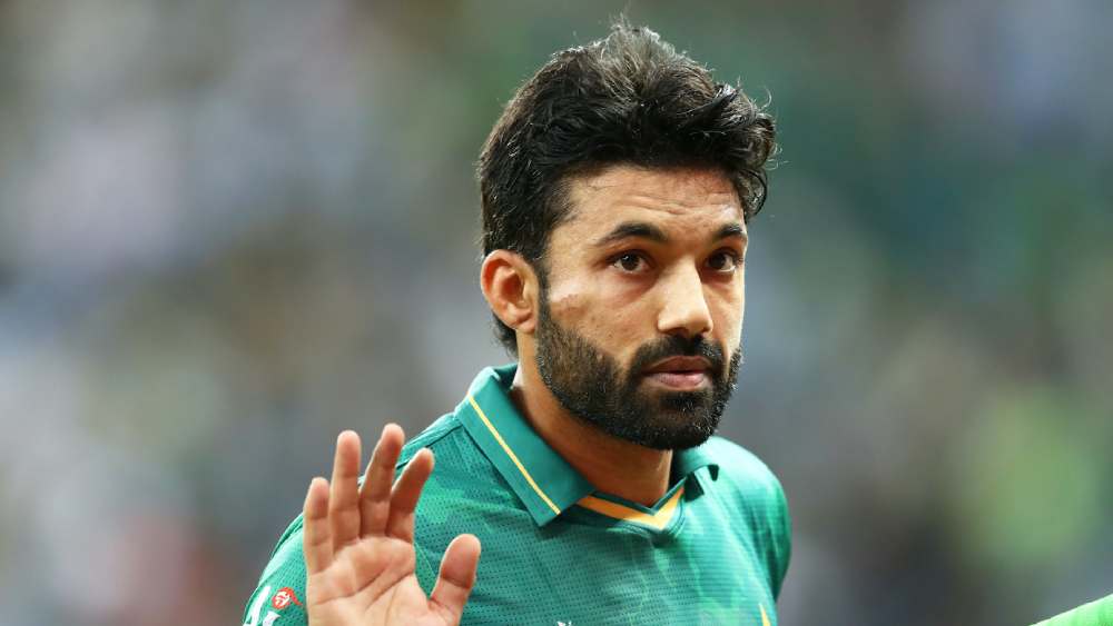 মহম্মদ রিজওয়ান: বাবরের সঙ্গে ওপেনিং জুটিতে নজর কেড়েছেন রিজওয়ান। ভারতের বিরুদ্ধে টি-টোয়েন্টি বিশ্বকাপে তাঁরাই জয়ের রান তুলে নিয়েছিলেন। দলের উইকেটরক্ষকও তিনি।