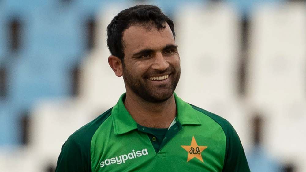 ফখর জামান: দীর্ঘ দিন ধরে পাকিস্তানের হয়ে খেলছেন। তিন নম্বরে নেমে এই বাঁ হাতি ব্যাটার আক্রমণাত্মক ব্যাট করতে পারেন। বড় রানের জন্য তাঁর দিকে তাকিয়ে বাবররা।