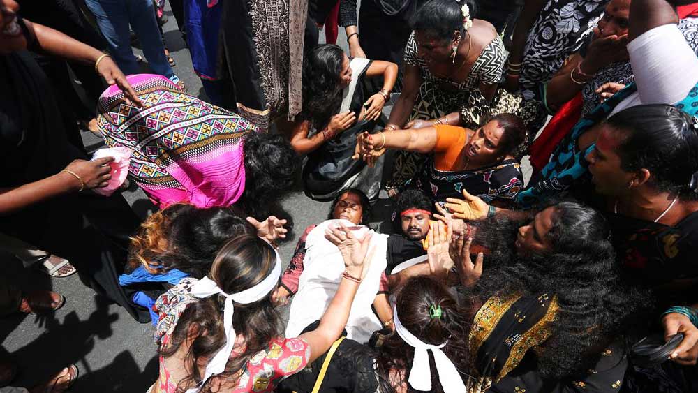   গুলি চালানোর ঘটনার তদন্তে একটি কমিশন গঠন করা হয়েছিল। চলতি বছরের ১২ মে রাজ্য সরকারকে রিপোর্ট জমা দিয়েছে ওই কমিশন। বিচারপতি অরুণা জগদিসান কমিশনের ওই রিপোর্ট ফাঁস হয়ে গিয়েছে। 