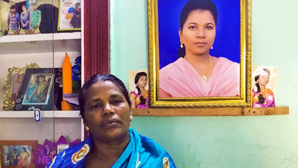  বনিতার কথায়, রিপোর্টে যে ১৭ জন পুলিশ আধিকারিকের নাম রয়েছে, তাঁদের প্রত্যেকের বিরুদ্ধে ব্যবস্থা নেওয়া হোক। তিনি আরও বলেছেন, ‘‘স্নোলিনের মৃত্যুর শোকে বাকি জীবনটা কাটাতে হবে। কোনও পদক্ষেপেই ওর জীবন আর ফিরে পাব না। অন্তত বিচার হোক।’’