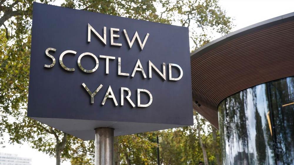 ২০০৩ সালের ২১ মার্চ ওঙ্কারের চেষ্টায় এই মামলাটি স্কটল্যান্ড ইয়ার্ড নিজের হাতে তুলে নেয়। অমরজিতের পুরো পরিবারকে অপহরণ করে খুন করা হয়েছিল বলে উদ্বেগ প্রকাশ করেন ওঙ্কার। চৌহান পরিবারের ব্যাঙ্ক অ্যাকাউন্টে থাকা টাকায় হাত না পরায় খুনের ধারণা আরও স্পষ্ট হতে থাকে।