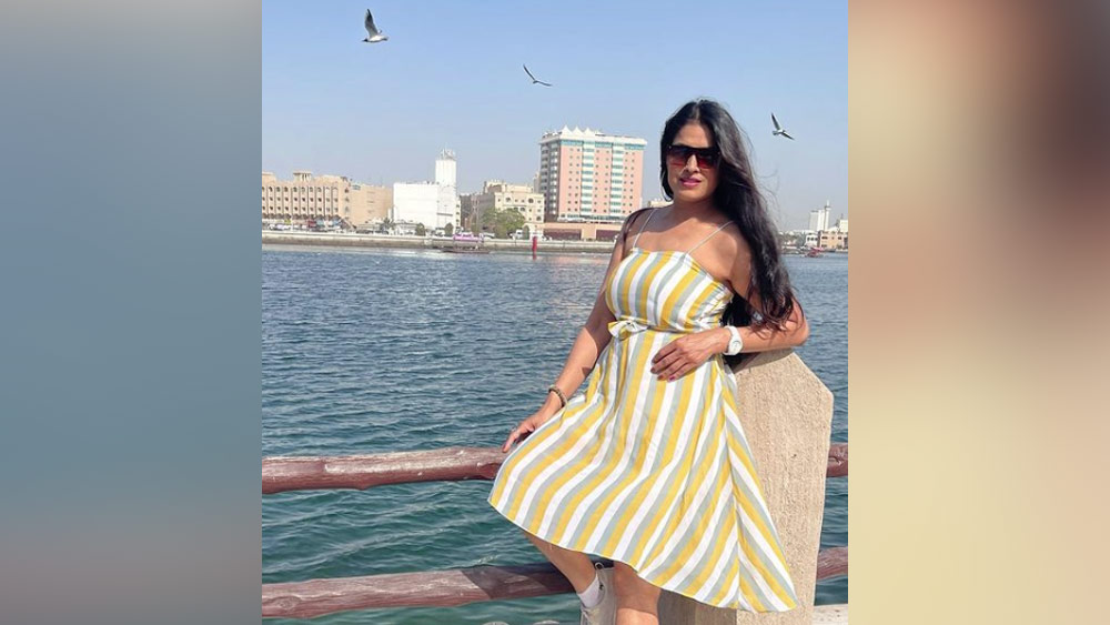 কণিষ্কা জানান, ইন্ডাস্ট্রির অভিনেতারা নিজের পরিবারের সামনে যেমন আচরণ করেন, অন্যান্য সময় তাঁদের দেখলে অন্য মানুষ মনে হয়। ইন্ডাস্ট্রিতে থাকাকালীন আরও তিক্ত অভিজ্ঞতা হয়েছে অভিনেত্রীর।