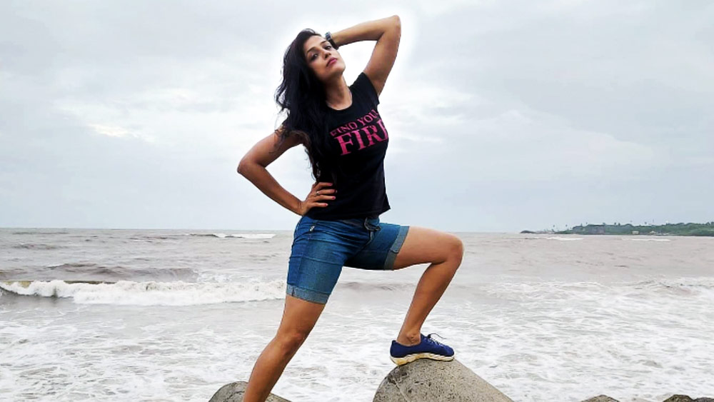 সম্ভ্রান্ত গুজরাতি পরিবারে জন্ম কণিষ্কার। গানের একটি রিয়্যালিটি শোয়ের মাধ্যমে তাঁর পরিচিতি হলেও তিনি পরে অভিনয়ের দিকেও ঝুঁকতে শুরু করেন।