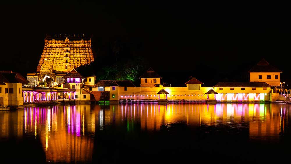 সমগ্র পরিস্থিতি বিচার করে কেরলের তিরুঅনন্তপুরমে পদ্মনাভস্বামী মন্দিরের পরিচালনার দায়িত্ব ত্রিবাঙ্কুর রাজপরিবারের হাতে রাখার পক্ষে রায় দেন বিচারপতি ললিত।