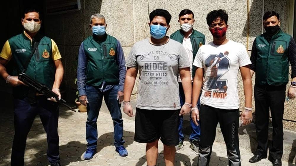 ওই ঘটনার প্রায় সাত মাস পর ২০২১ সালের ১০ এপ্রিল দুই কুখ্যাত বন্দুকবাজকে গ্রেফতার করে দিল্লি পুলিশের স্পেশাল সেলের আধিকারিকেরা। পুলিশ জানিয়েছিল, ধৃতেরা হলেন গগন ভরদ্বাজ ওরফে গগন পণ্ডিত এবং বরুণ।