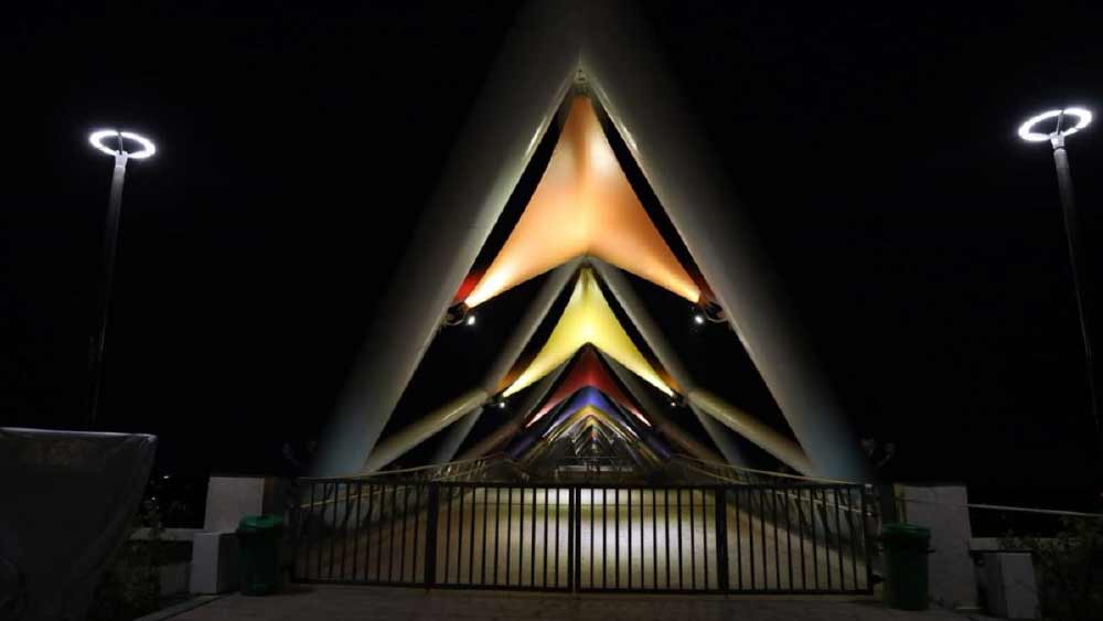 রবিবার ভূজে যাওয়ার কর্মসূচি রয়েছে প্রধানমন্ত্রীর। ২০০১ সালে ভয়ঙ্কর ভূমিকম্প হয় গুজরাতে। তাঁদের স্মৃতিতে ভূজে তৈরি স্মৃতিসৌধ উদ্বোধন করবেন মোদী।