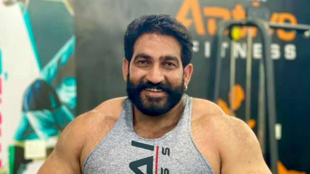 এর আগে স্পাইসজেটের বিমানে ববির ধূমপান করার ভিডিয়ো প্রকাশ্যে আসা নিয়ে তিনি চলতি বছরে বিতর্কে জড়ান ববি। 