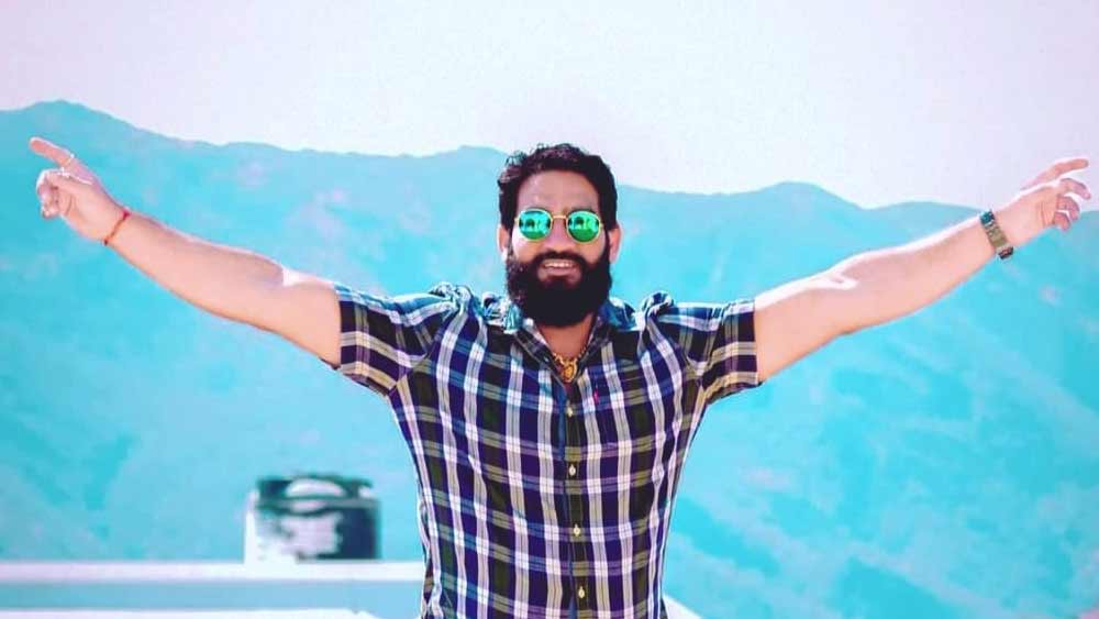 জেল থেকে ছাড়া পাওয়ার পর নেটমাধ্যমে ববি অভিযোগ করেন, হেফাজতে থাকাকালীন পুলিশ তাঁর উপর অকথ্য নির্যাতন করেছে।