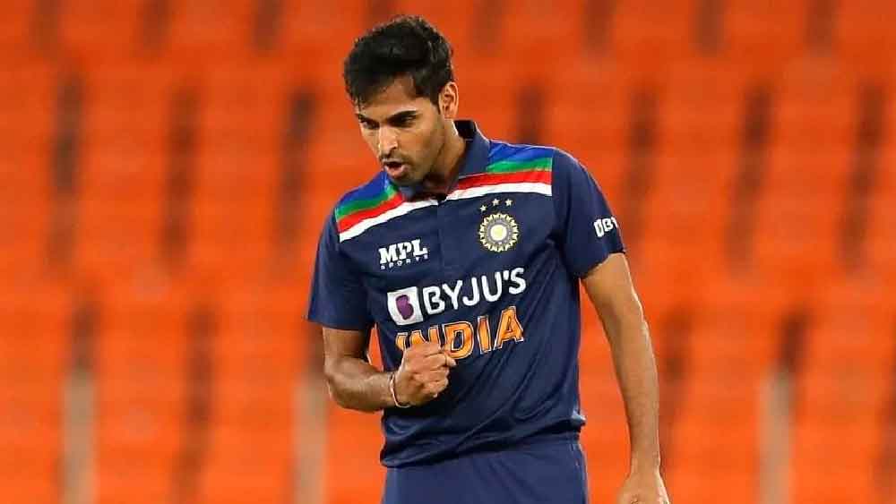 বাবরকে ফেরাতে ভারতের অস্ত্র হতে পারেন ভুবনেশ্বর। তাঁর বিষাক্ত সুইং বাবরকে বিপদে ফেলতে পারে। শুরুতেই বাবরকে ফিরিয়ে দেওয়ার লক্ষ্য থাকবে ভারতের। সেই কাজটাই করতে হবে ভুবনেশ্বরকে।