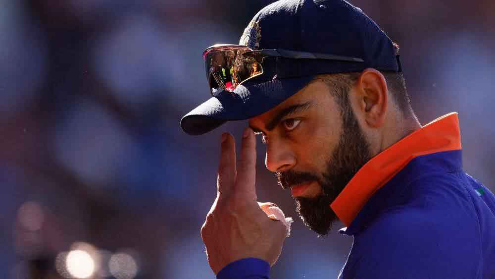 বিরাট কোহলী বনাম উসমান কাদির: দীর্ঘ দিন রানে নেই বিরাট। এশিয়া কাপে তিনি চাইবেন রানে ফিরতে। বিরাট রানে ফিরলে বিপদে পড়তে পারে যে কোনও দল। পাকিস্তানের বিরুদ্ধে সেই চেষ্টাই করবেন বিরাট।